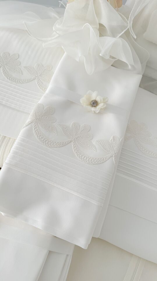 Lotus Gelin Bohçası